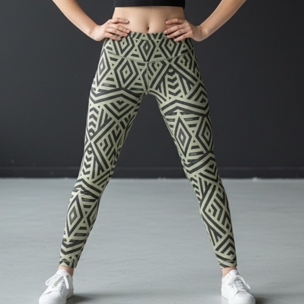 Lululemon Leggings Women Size 8 Green Geometric Print Yoga Athletic Pants Active